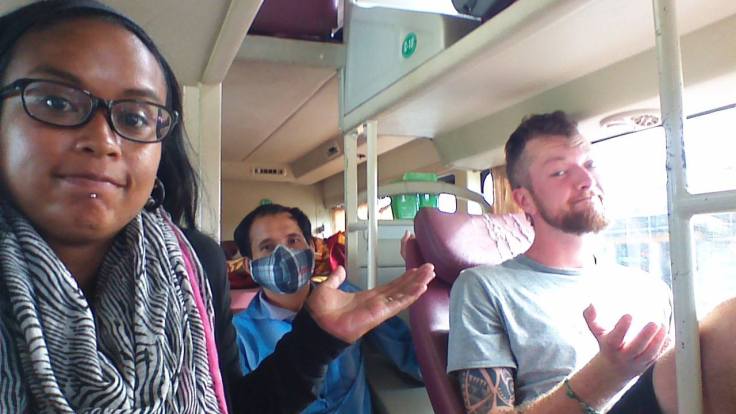 Oeps, busstop gemist... Blijkbaar gaan we dan maar gewoon naar Hanoi!!