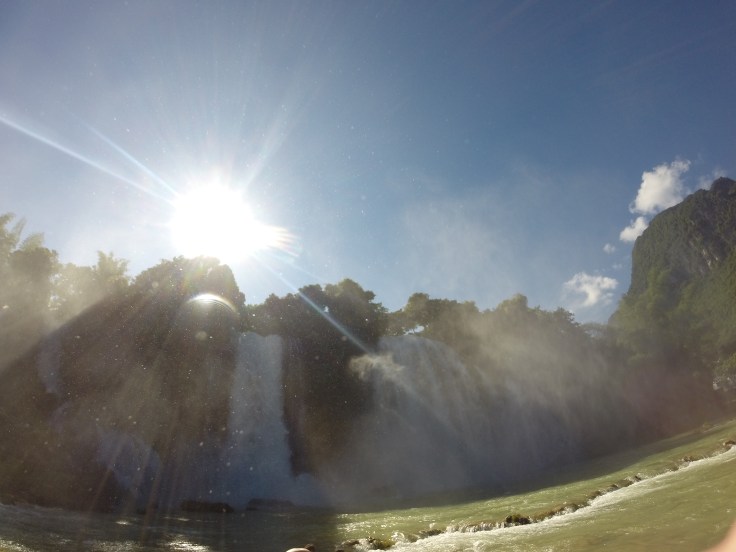 Daar istie dan, in al zijn glorie; de Ban Gioc waterval